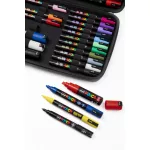 Uni Posca Készlet 40 Darabos Cipzáras Mappában