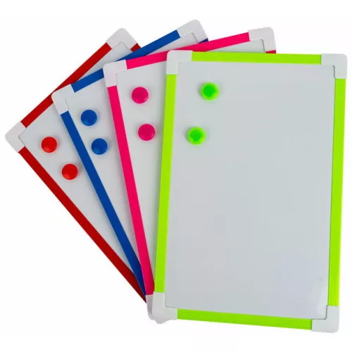 Fehér Tábla Mágneses 20x30 cm Két Darab Táblamágnessel Vegyes Színekben